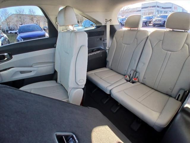 new 2025 Kia Sorento car, priced at $36,310