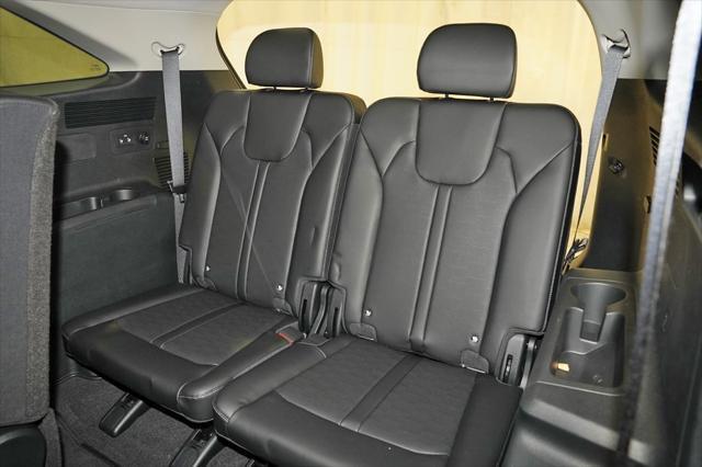 used 2024 Kia Sorento car, priced at $33,370