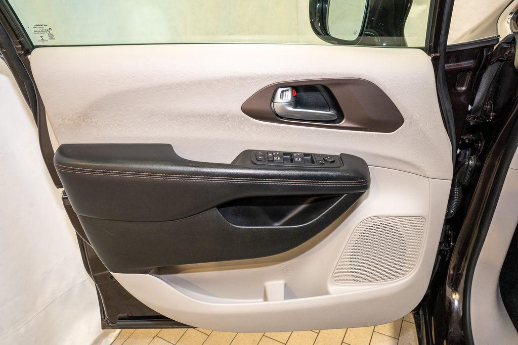 used 2018 Chrysler Pacifica car, priced at $18,676