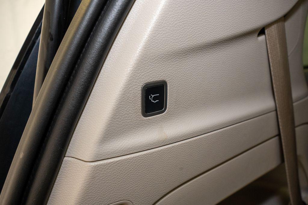 used 2018 Chrysler Pacifica car, priced at $18,676