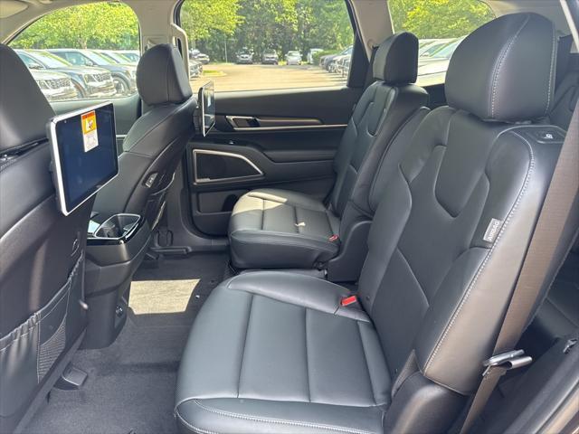 new 2025 Kia Telluride car, priced at $40,032