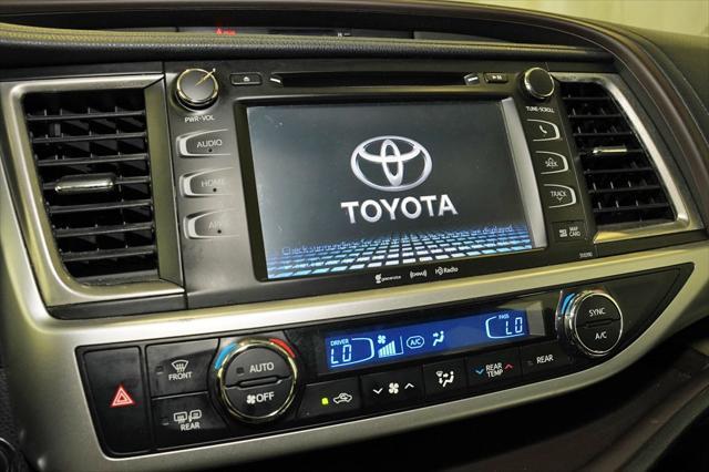 used 2019 Toyota Highlander car, priced at $27,256
