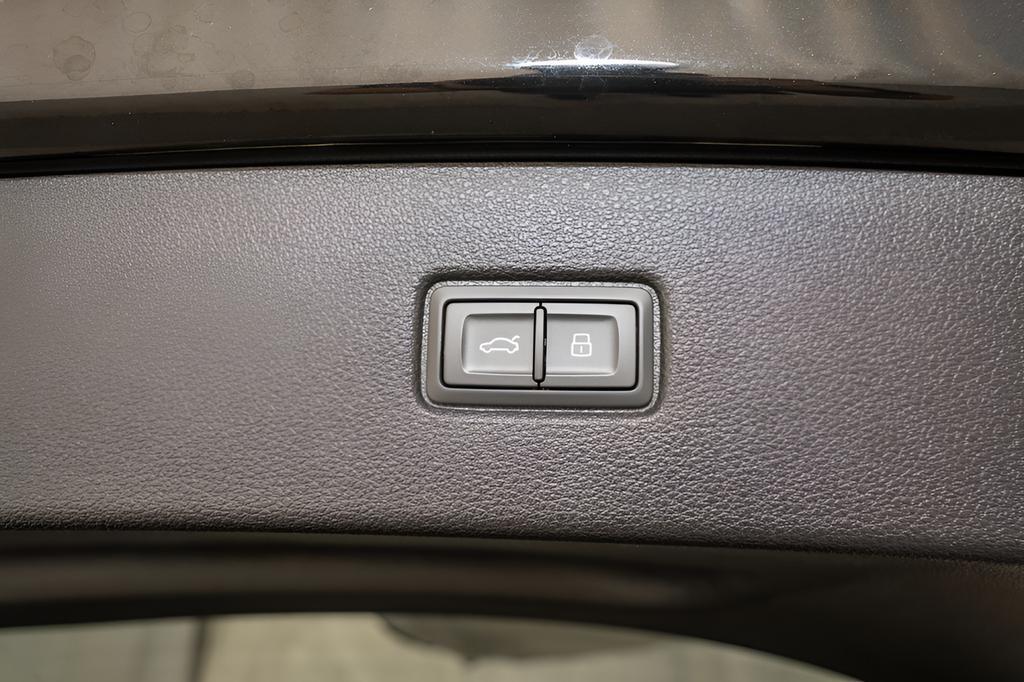 used 2022 Audi Q7 car, priced at $36,025