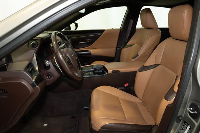 used 2019 Lexus ES 300h car, priced at $22,706