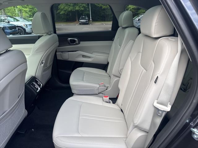 new 2025 Kia Sorento car, priced at $38,545