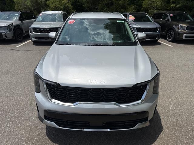 new 2025 Kia Sorento Hybrid car, priced at $35,904