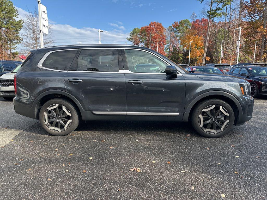 used 2023 Kia Telluride car, priced at $29,364