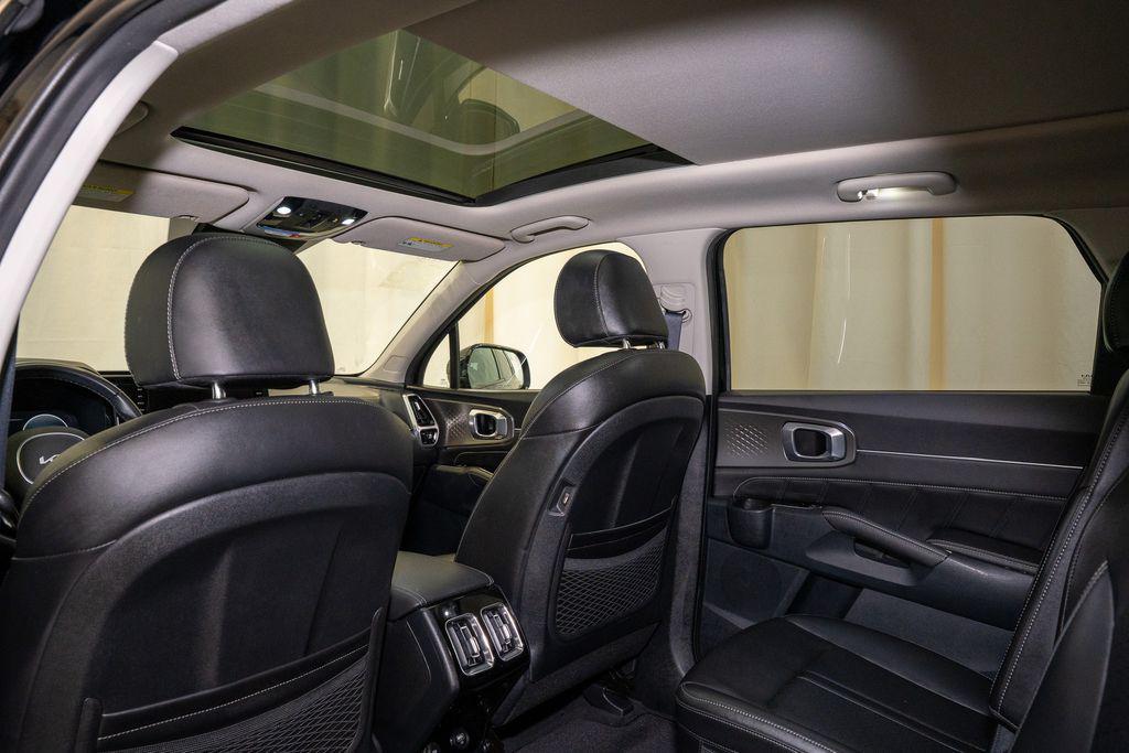 used 2023 Kia Sorento car, priced at $30,356