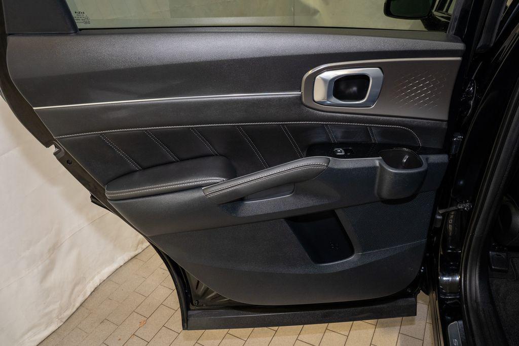 used 2023 Kia Sorento car, priced at $30,356