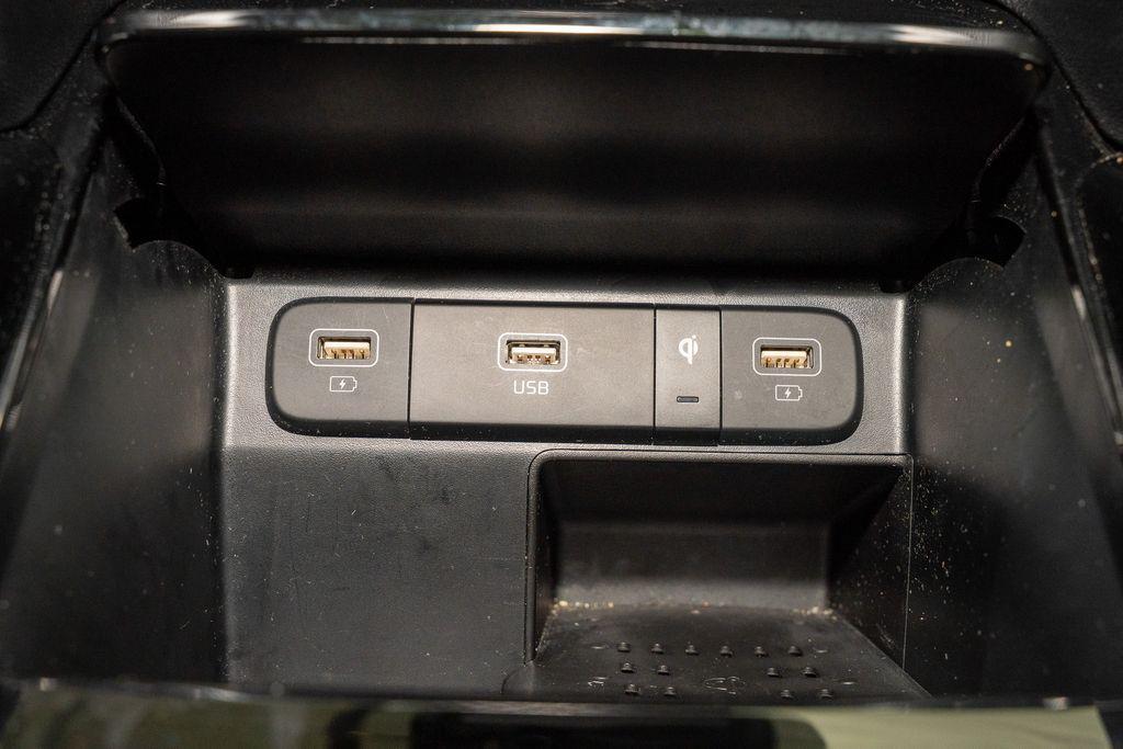 used 2023 Kia Sorento car, priced at $30,356