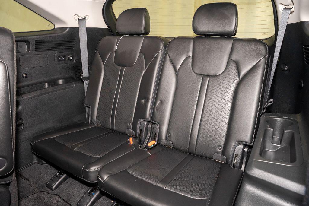 used 2023 Kia Sorento car, priced at $30,356