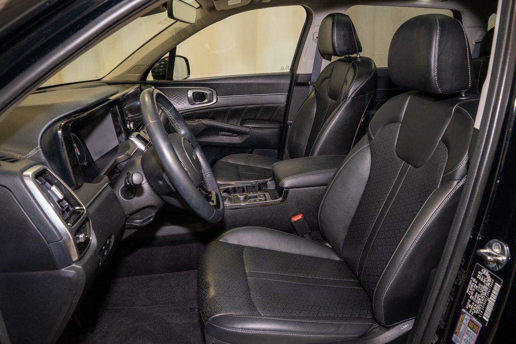 used 2023 Kia Sorento car, priced at $30,356