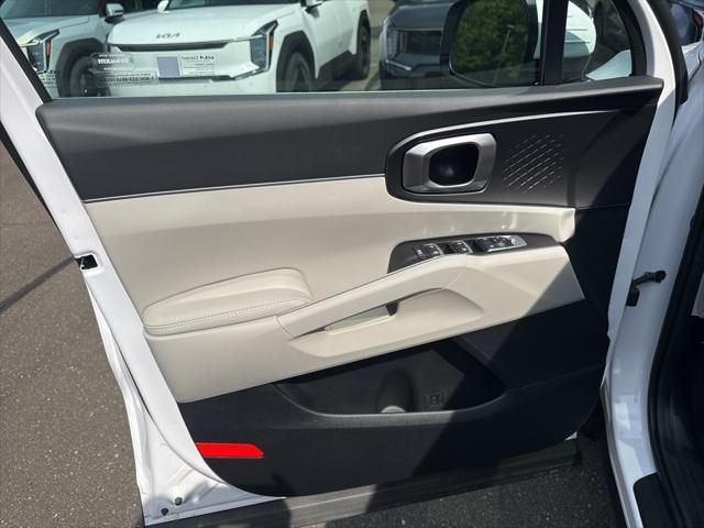 new 2025 Kia Sorento car, priced at $36,695