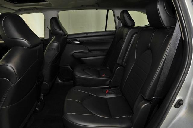 used 2024 Toyota Highlander car, priced at $38,492