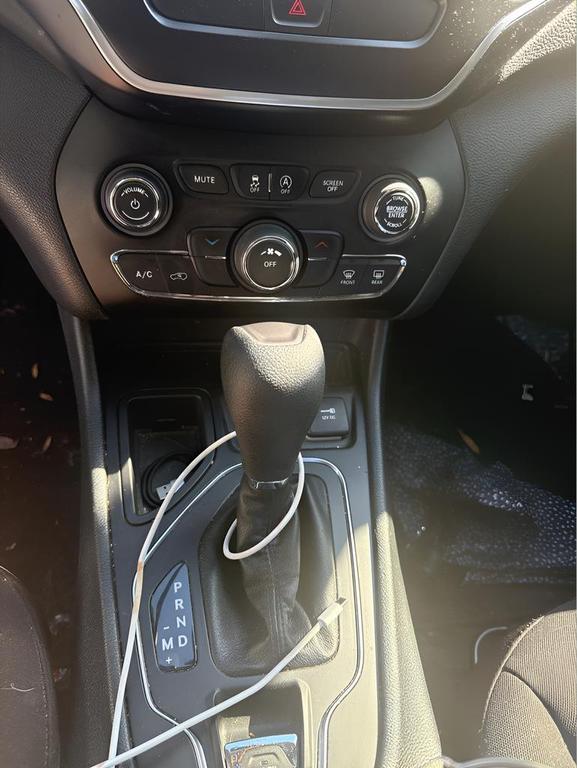 used 2020 Jeep Cherokee car, priced at $15,435