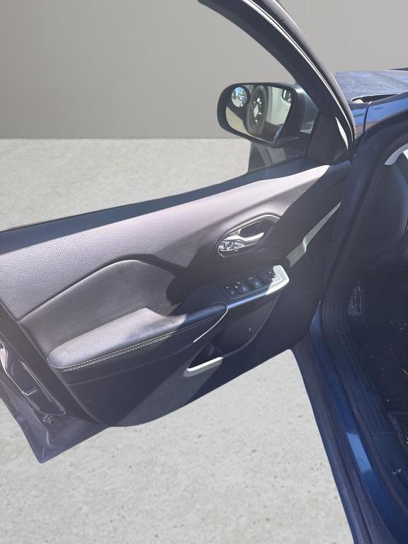 used 2020 Jeep Cherokee car, priced at $15,435