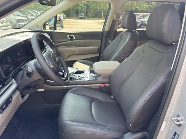 new 2025 Kia Carnival car, priced at $40,996