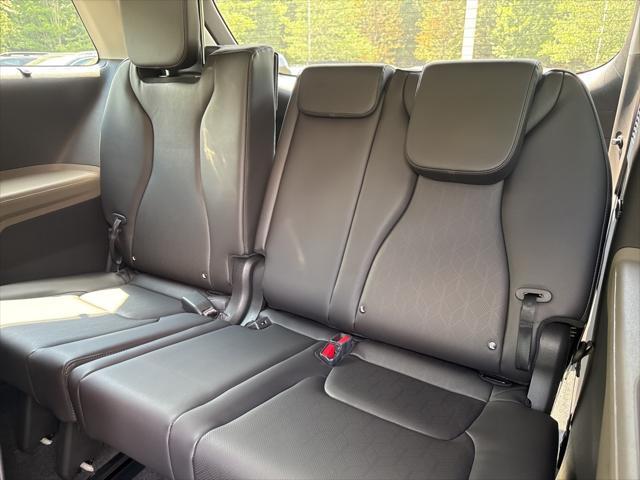 new 2025 Kia Carnival car, priced at $40,996