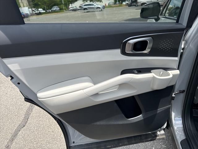 new 2025 Kia Sorento car, priced at $35,028