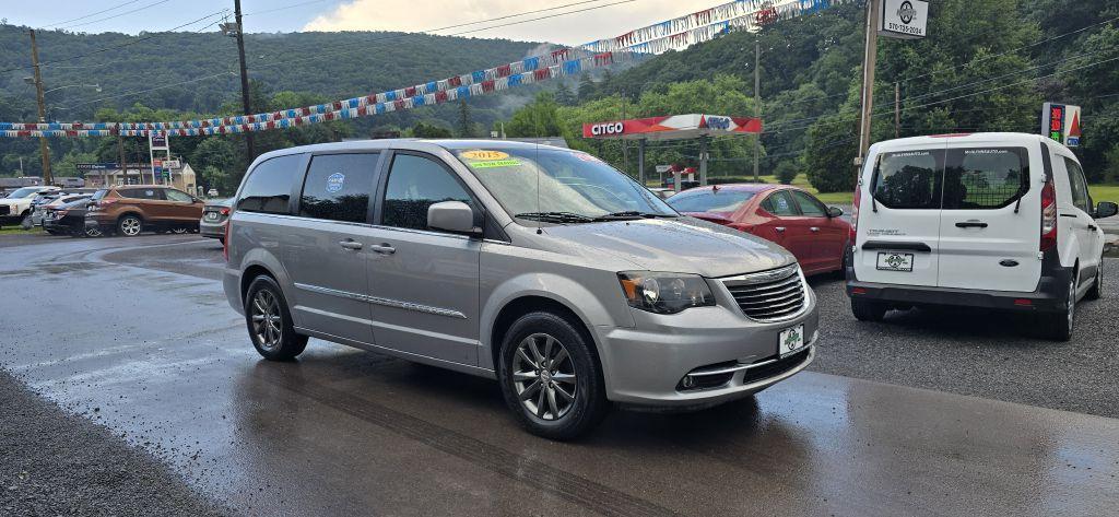 used 2015 Chrysler Town & Country car, priced at $11,995