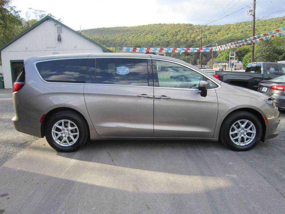 used 2017 Chrysler Pacifica car, priced at $14,995