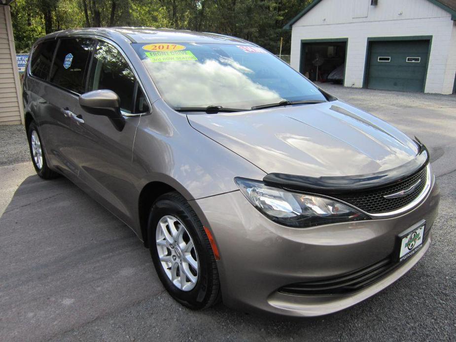 used 2017 Chrysler Pacifica car, priced at $14,995