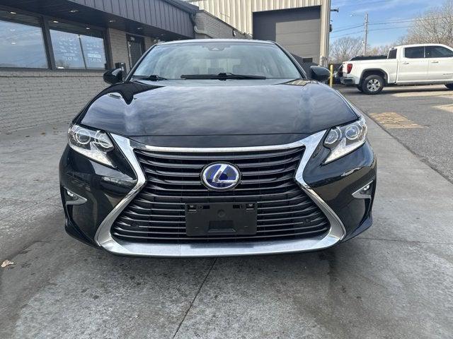 used 2018 Lexus ES 300h car, priced at $25,988