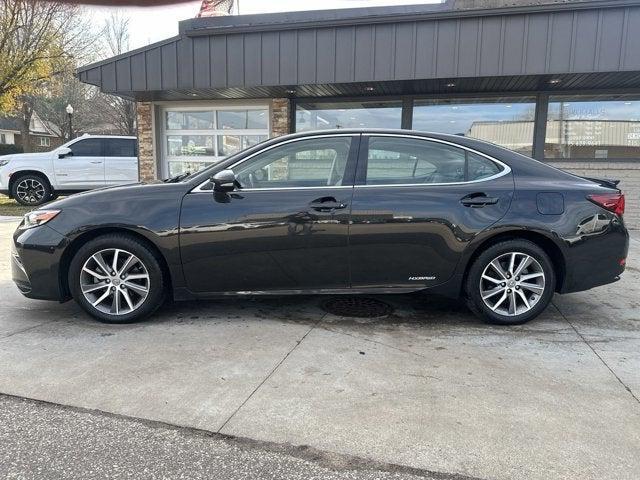 used 2018 Lexus ES 300h car, priced at $25,988