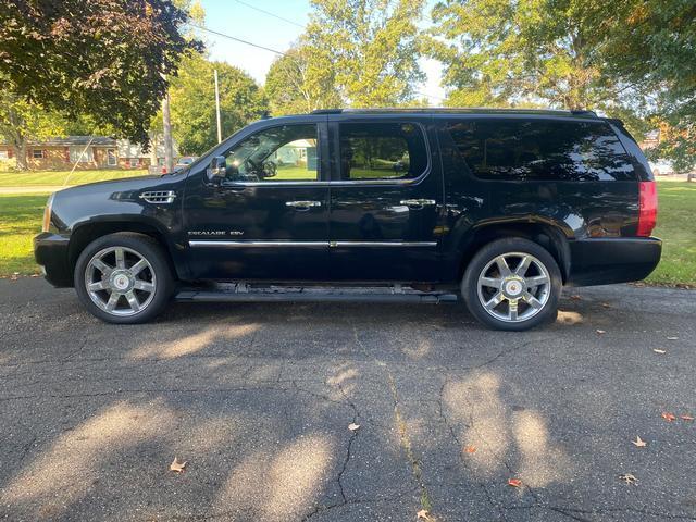 used 2011 Cadillac Escalade ESV car, priced at $8,995