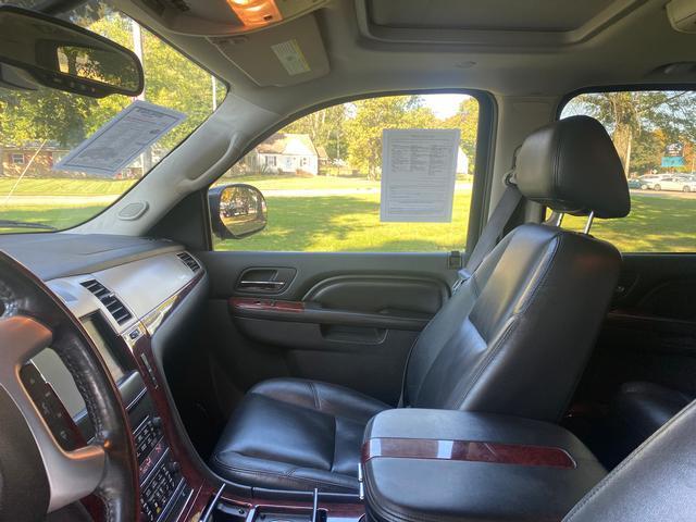 used 2011 Cadillac Escalade ESV car, priced at $8,995