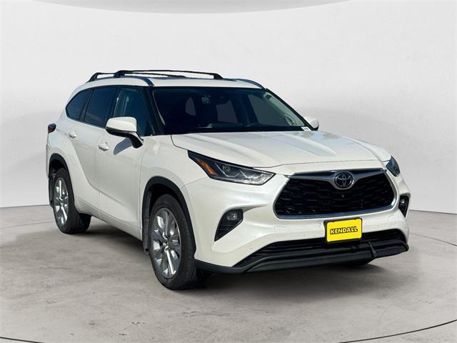 used 2021 Toyota Highlander car, priced at $39,988