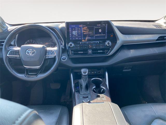 used 2021 Toyota Highlander car, priced at $39,988
