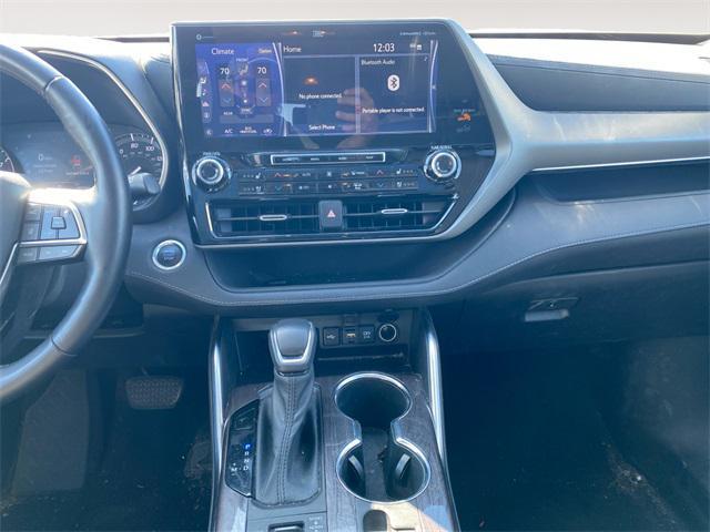 used 2021 Toyota Highlander car, priced at $39,988