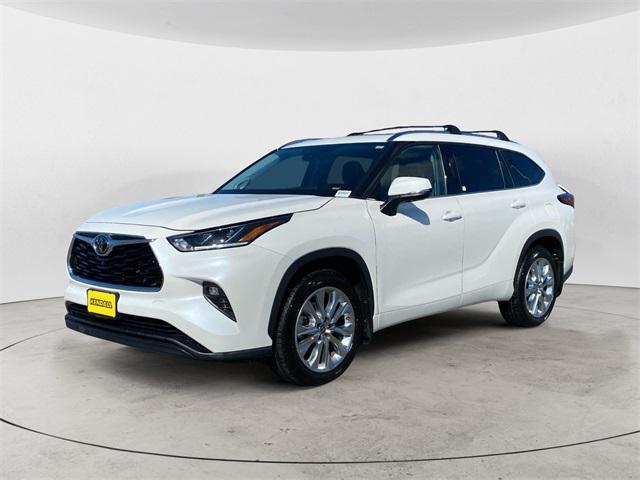 used 2021 Toyota Highlander car, priced at $39,988