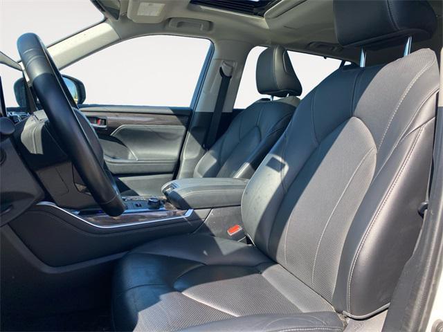 used 2021 Toyota Highlander car, priced at $39,988