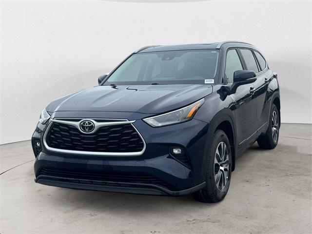 used 2023 Toyota Highlander car, priced at $43,988