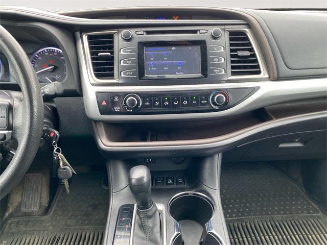 used 2014 Toyota Highlander car, priced at $14,988