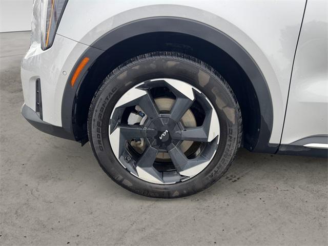 used 2025 Kia Sorento Hybrid car, priced at $39,988