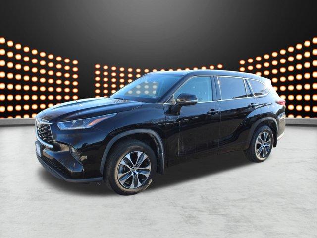 used 2021 Toyota Highlander car, priced at $32,155