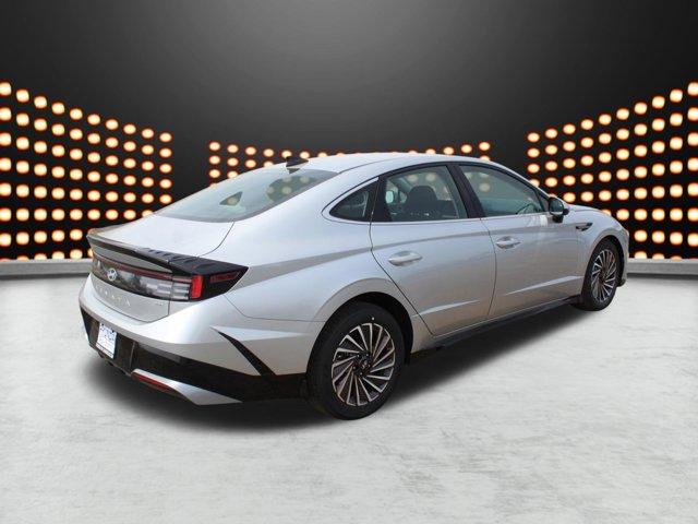 new 2024 Hyundai Sonata Hybrid car