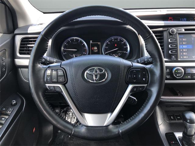 used 2019 Toyota Highlander car, priced at $27,750