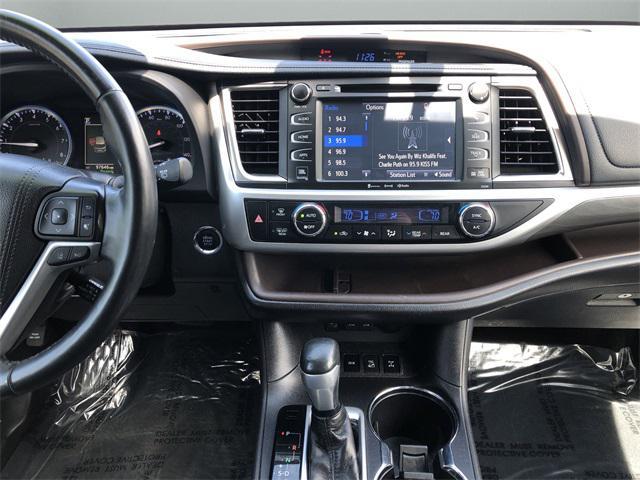used 2019 Toyota Highlander car, priced at $27,750