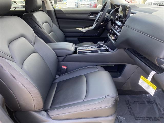 new 2025 Nissan Pathfinder car, priced at $45,735