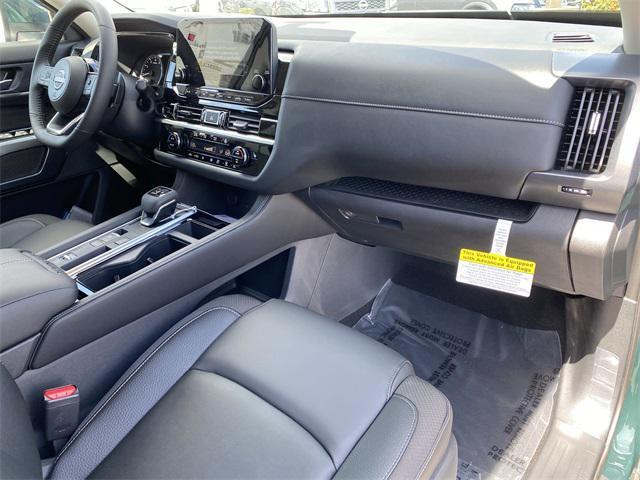 new 2025 Nissan Pathfinder car, priced at $45,735