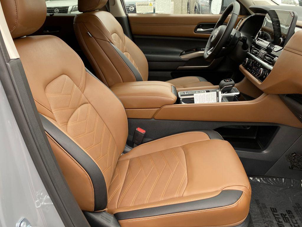 new 2025 Nissan Pathfinder car, priced at $47,485