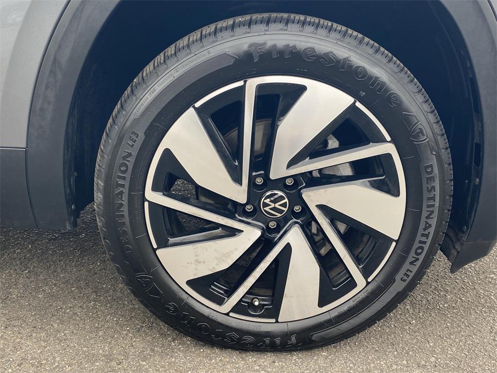 used 2024 Volkswagen Atlas car, priced at $26,995