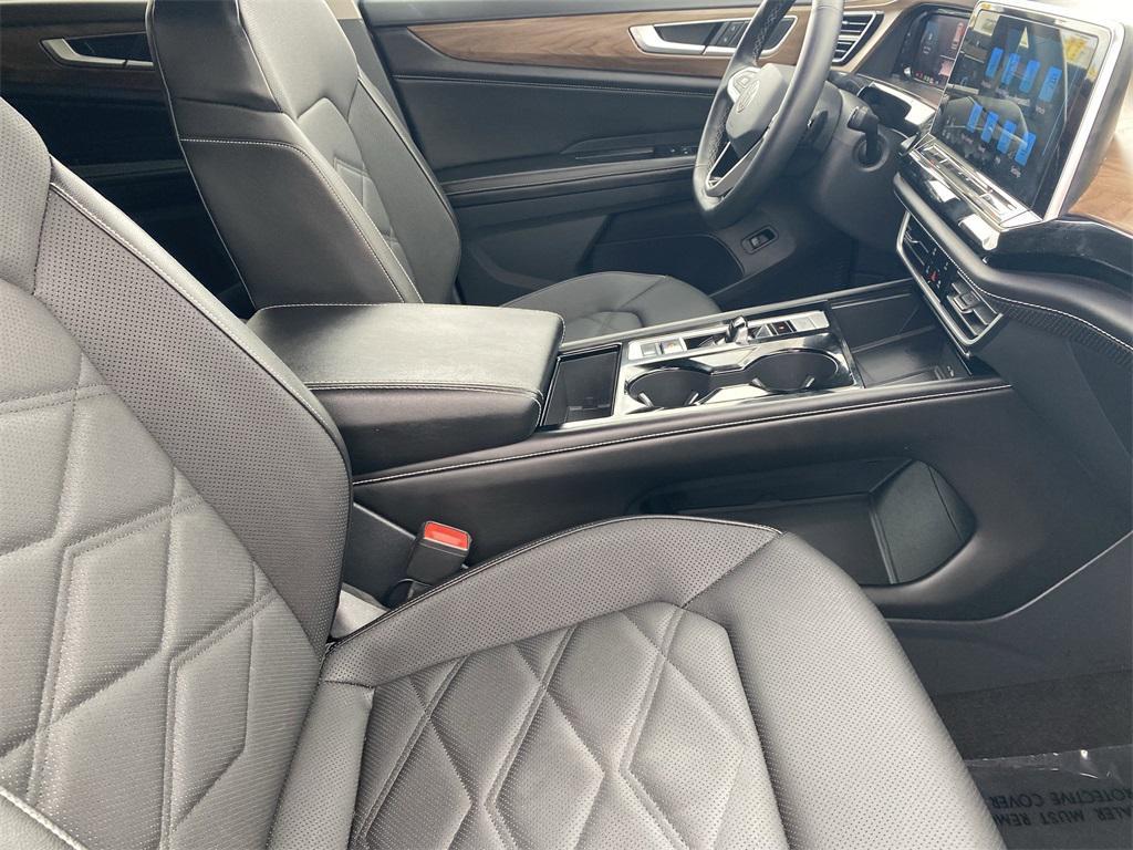 used 2024 Volkswagen Atlas car, priced at $26,995