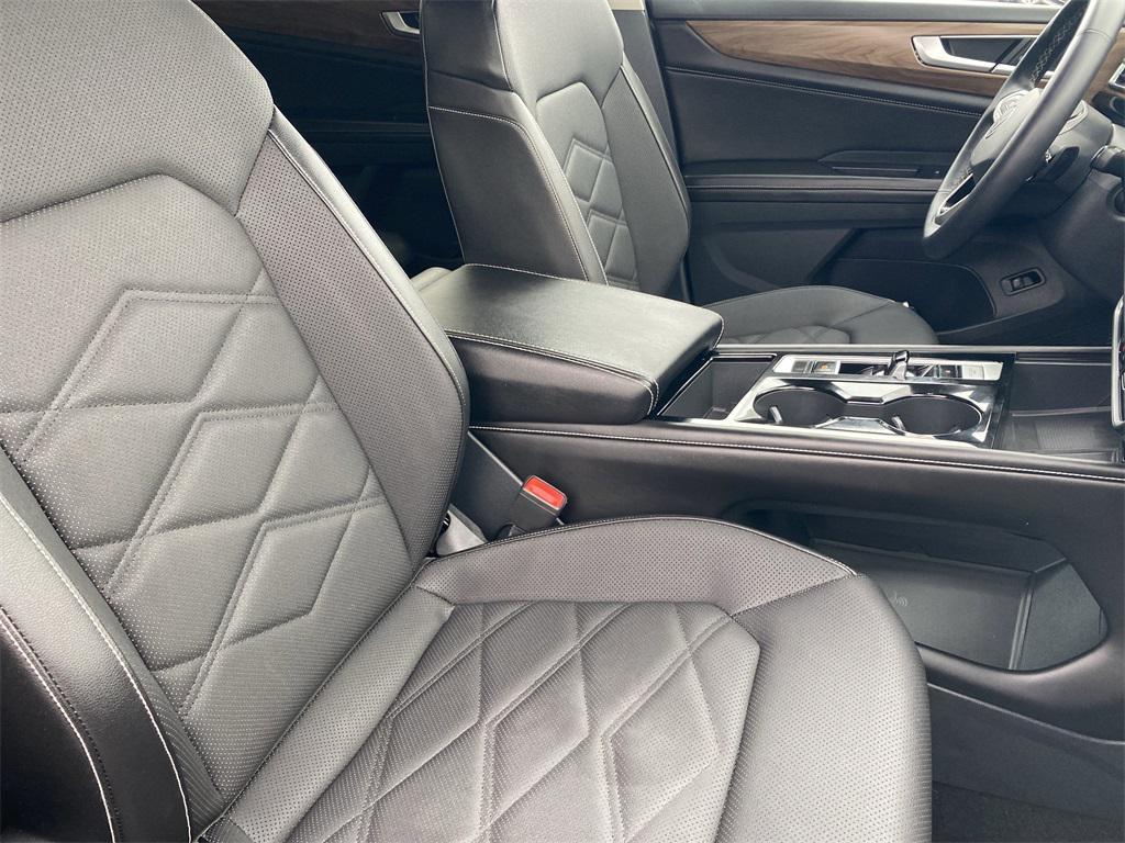 used 2024 Volkswagen Atlas car, priced at $26,995