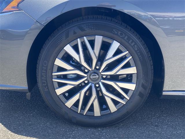 new 2025 Nissan Altima car, priced at $29,460