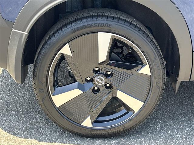 new 2025 Nissan Kicks car, priced at $28,450